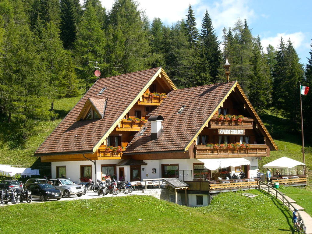 فندق Zoldo Altoفي  Rifugio Passo Staulanza المظهر الخارجي الصورة